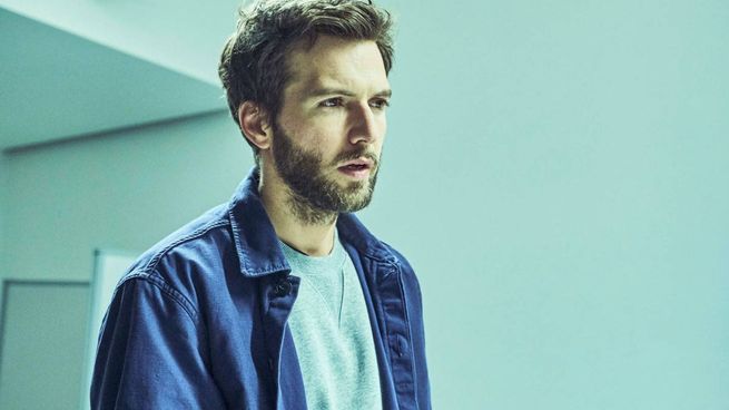Prime Video: the psychological horror miniseries about a chaotic future dominated by devices that control thoughts