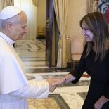 La ministra Sandra Pettovello en su saludo al papa León XIV en el Vaticano. La ministra Sandra Pettovello en su saludo al papa León XIV en el Vaticano.