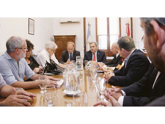Embestida. La nueva negociación paritaria con los docentes santafesinos terminó con el llamado a un paro de 48 horas desde mañana.