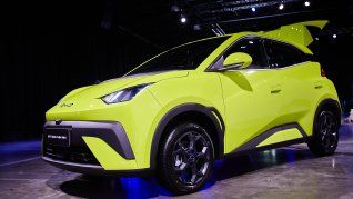 El BYD Dolphin Mini, uno de los modelos más económicos en el país