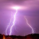 El SMN emitió alerta amarilla por tormentas y vientos en varias provincias, con ráfagas de hasta 90 km/h. El SMN emitió alerta amarilla por tormentas y vientos en varias provincias, con ráfagas de hasta 90 km/h.