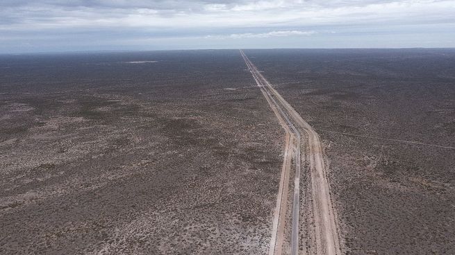 La construcción del oleducto, a cargo de Techint en asociación con la empresa local SIMA, se hizo en un tiempo récord de nueve meses y empleó a más de 650 personas y alrededor de 50 contratistas y proveedores de materiales, en su mayoría de la región.