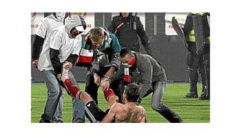 Los incidentes en la final de la Copa Polonia desencadenó que no permitan más ir a los visitantes,