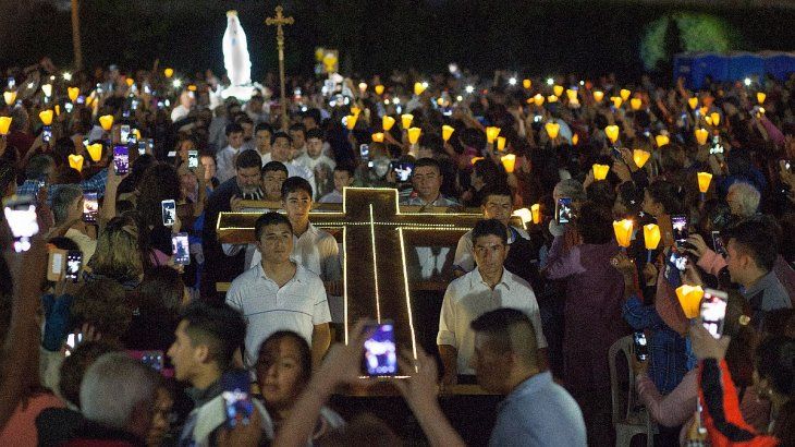 Procession of the Virgin of Lourdes in San Pedro de Colalao.jpg
