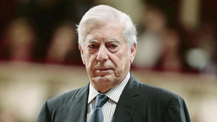 Vargas Llosa. Defendió el papel del castellano como lengua de unidad entre las 3000 lenguas y dialectos que se hablaban en América Latina.