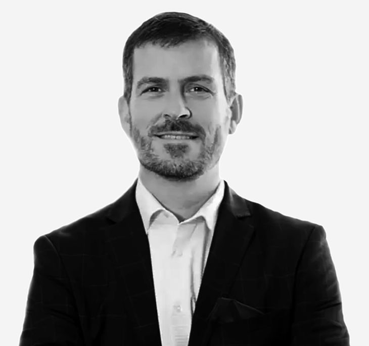 Leonardo “Leo” Chialva es Master en International Business del EAE Business School-Universitat de Barcelona, especialista en Mercado de Capitales de la UBA, Contador Público de la Universidad Nacional de Córdoba, CFA Chartholder, y tiene más de 25 años de experiencia en el mercado. Lo siguen en X más de 13.000 usuarios y en TikTok ha llegado a los 132.000, lo que lo hace un “power influencer”. Leonardo “Leo” Chialva es Master en International Business del EAE Business School-Universitat de Barcelona, especialista en Mercado de Capitales de la UBA, Contador Público de la Universidad Nacional de Córdoba, CFA Chartholder, y tiene más de 25 años de experiencia en el mercado. Lo siguen en X más de 13.000 usuarios y en TikTok ha llegado a los 132.000, lo que lo hace un “power influencer”.