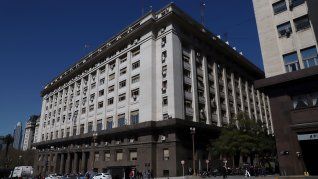 “Los instrumentos a tasa fija ofertados hoy reflejan un nivel de tasas que consideramos elevado y circunstancial, se dijo desde Economía. “Los instrumentos a tasa fija ofertados hoy reflejan un nivel de tasas que consideramos elevado y circunstancial, se dijo desde Economía.