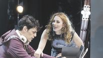 ¿Todo bien? Juan Manuel Correa y Micaela Sol Bruzzone en la obra de Ares con dirección de Leonor Benedetto.