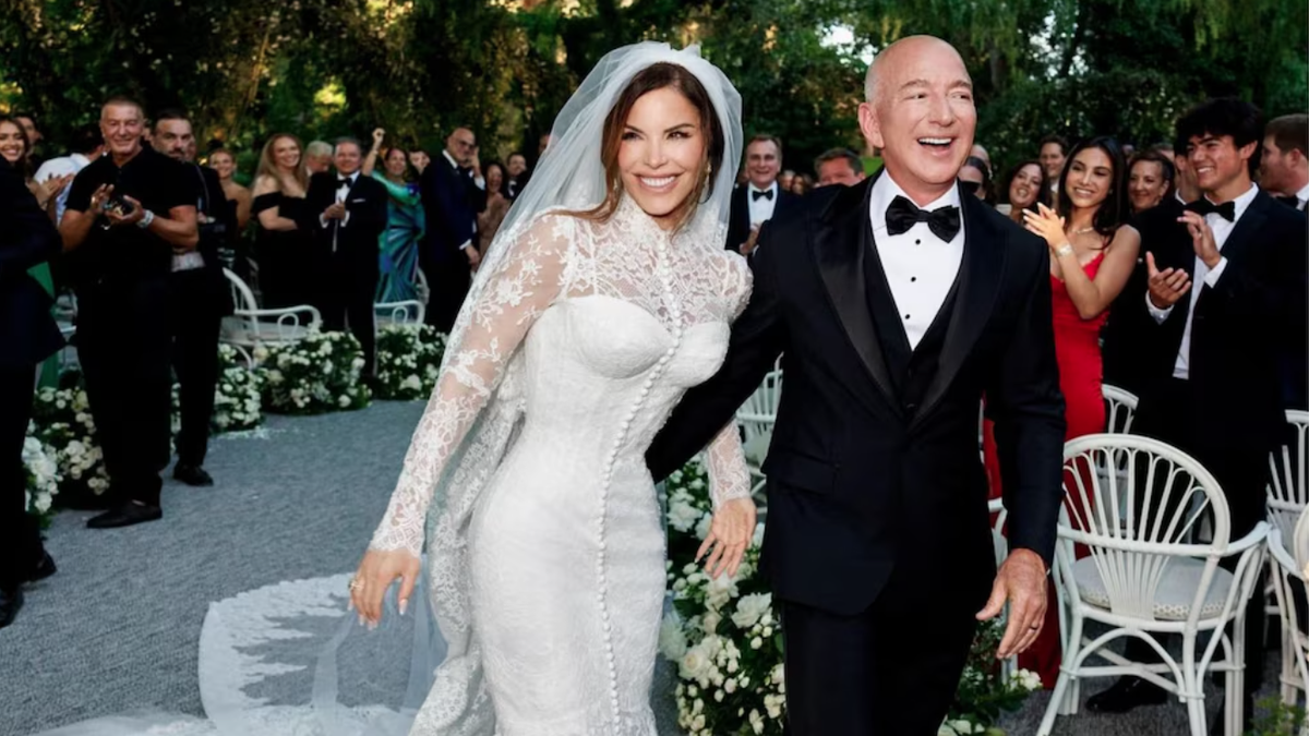 The spectacular wedding dress