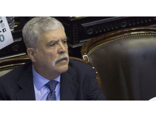 Este martes, la Justicia ordenó la detención de once personas, entre las que aparecen un exjefe de Aduana y del cuñado del ex ministro de Planificación Julio De Vido, en una causa por supuesto contrabando denominada como la mafia de los contenedores.