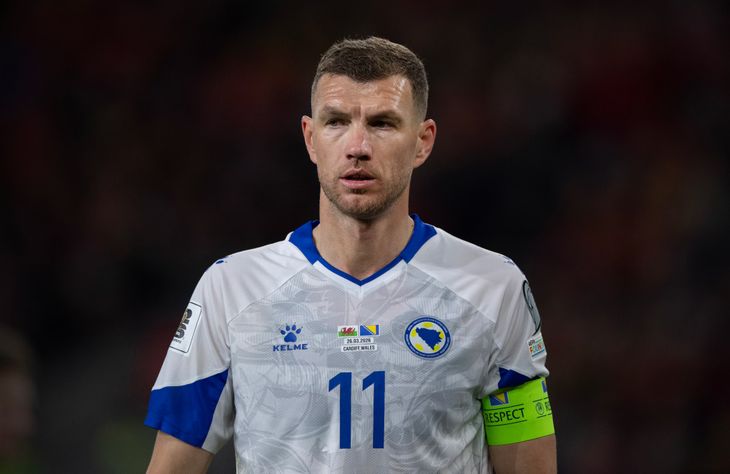 Edin Dzeko encabezará al plantel bosnio en una nueva Copa del Mundo. Edin Dzeko encabezará al plantel bosnio en una nueva Copa del Mundo.
