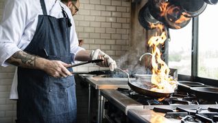 Un ranking de Taste Atlas destacó a dos clásicos de la cocina argentina entre las mejores chuletas empanizadas del mundo.