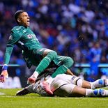 Kevin Mier sufrió una dura lesión. Kevin Mier sufrió una dura lesión.