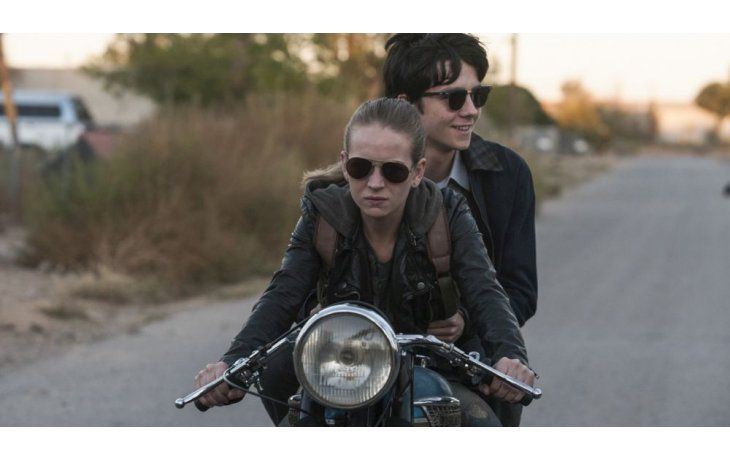 ámbito.com | Atmósfera peligrosa. Asa Butterfield y Britt Robertson en “El espacio entre nostros”, de Peter Chelsom.