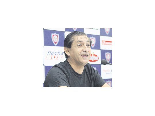 Aprovechándose del mal momento que atraviesa Silvera en Independiente, Ramón chicaneó a Mohamed. «Si no lo tienen en cuenta, me gustaría tenerlo con nosotros», lanzó.