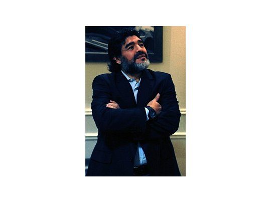 Maradona tiene que analizar la oferta de Montpellier.