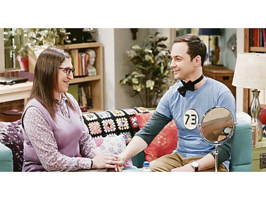 The Big Bang Theory. Amy y Sheldon, la pareja protagónica más “nerd” de la televisión estadounidense, en una escena de la temporada final de la serie.