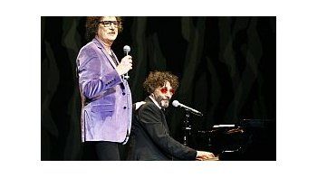 ámbito.com | Charly García y Fito Páez brillaron en el Gran Rex