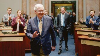 Freno. El senador republicano Mitch McConnell, uno de los principales aliados de Donald Trump en la Cámara Alta, fue uno de los críticos más enfáticos de la decisión de abandonar a los kurdos de Siria.