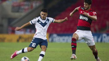 Vélez empató con Flamengo en Brasil y terminó segundo en su grupo de Copa Libertadores.