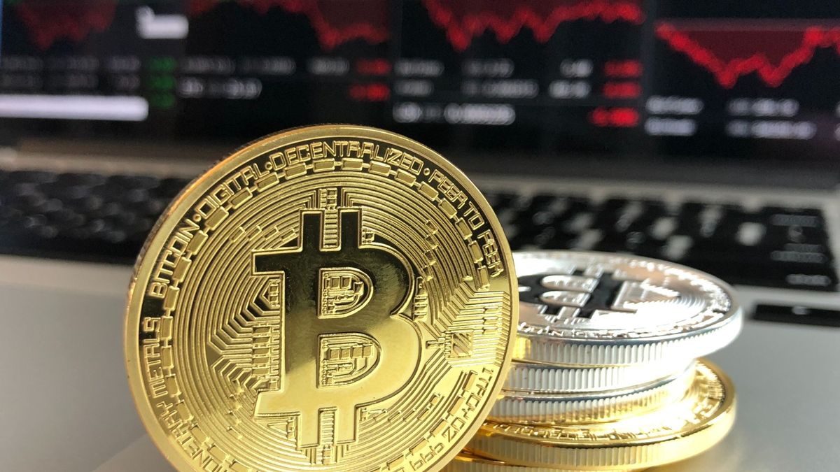 El bitcoin pone en peligro a bancos y gobiernos?