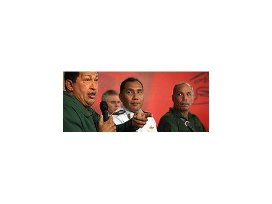 Chávez desmiente presiones de los militares