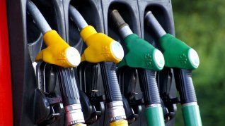 Los precios de combustibles en el mercado uruguayo se ven influenciados por la evolución del petróleo a nivel internacional.