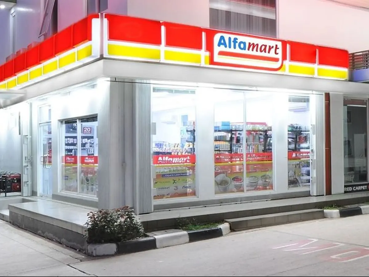 Alfamart's business model, with its wide offer and convenience, revolutionized retail trade in Asia Alfamart's business model, with its wide offer and convenience, revolutionized retail trade in Asia