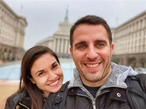 Millones lo siguen por su estilo directo y su fe en las criptomonedas como motor de cambio frente a un sistema financiero en crisis. Millones lo siguen por su estilo directo y su fe en las criptomonedas como motor de cambio frente a un sistema financiero en crisis.