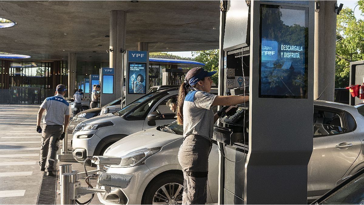 Fuels: due to the fall in the price of a barrel of oil, gasoline and diesel prices have dropped by up to 3%