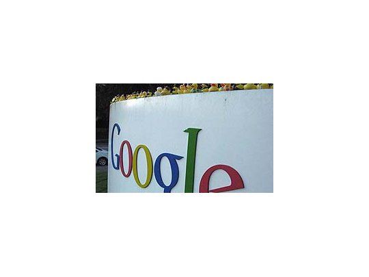 Google sale a competir con Windows, que acapara el 90% del mercado de sistemas operativos.