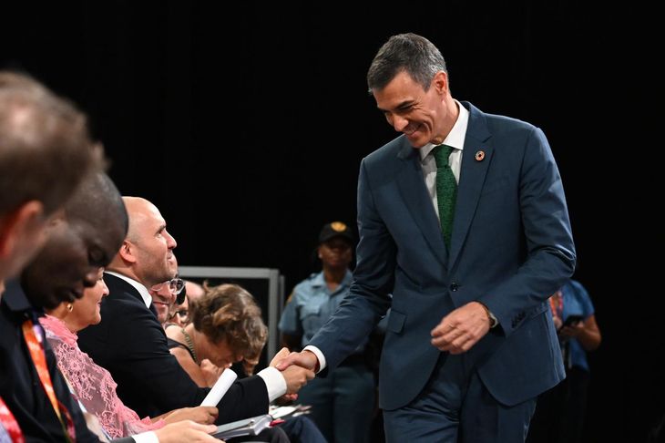 Pedro Sánchez le extendió la invitación al exministro de Economía argentino. Pedro Sánchez le extendió la invitación al exministro de Economía argentino.