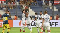 Independiente sacó ventaja en el primer tiempo y venció a Everton.