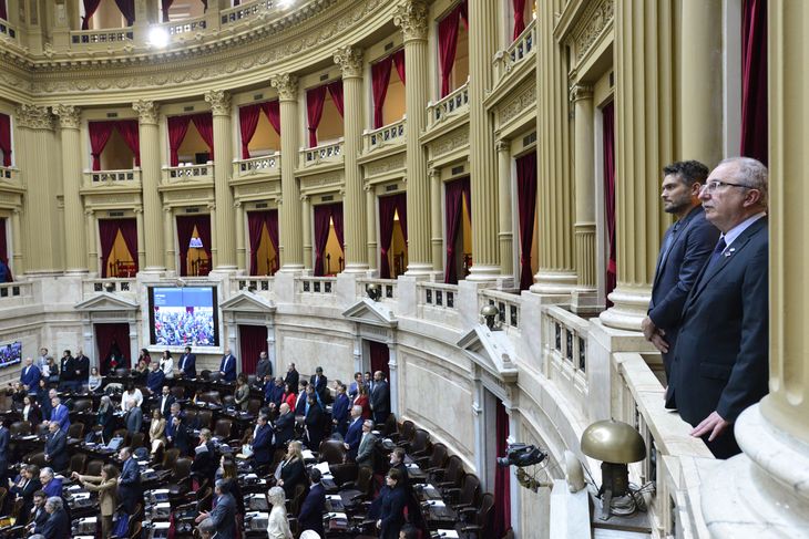 La oposición apunta a sesionar el 9 de septiembre para emplazar a las comisiones.