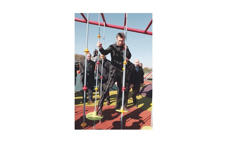 ámbito.com | Mauricio Macri, ayer, en la inauguración de un patio de juegos en el Parque Indoamericano.