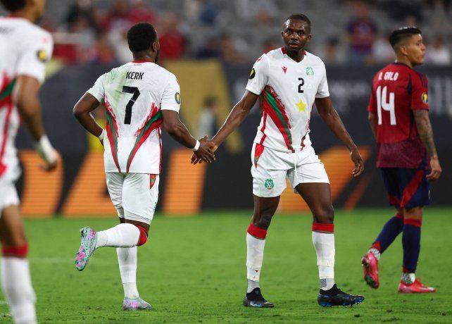 Surinam es la selección de las que está participando en esta Copa de Oro que más jugadores tiene compiltiendo en el fútbol europeo. Un total de 22 elementos.