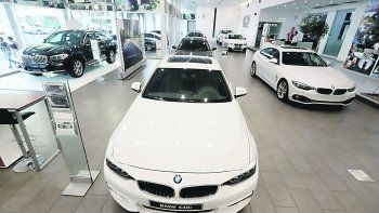 Por la suba del dólar, más autos están  al límite de pagar el impuesto al lujo