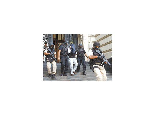 Walter Beltrame es retirado de los Tribunales luego de una extensa jornada de careos y de interrogatorios. El juez definiría el viernes o el lunes su situación procesal.