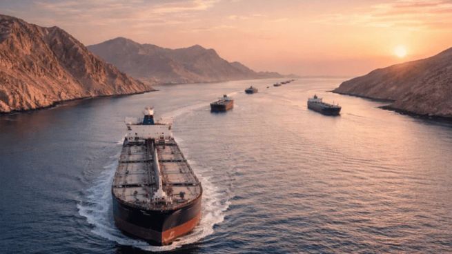 El canciller iraní Abbas Araqchi aseguró que varios países ya iniciaron contactos con Teherán para discutir el tránsito seguro de buques por el estrecho de Ormuz.