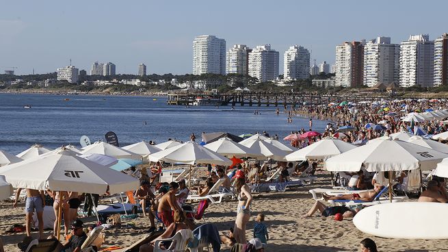 Los argentinos continúan llegando en gran cantidad a Uruguay.