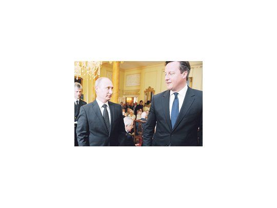 Uno de los primeros en llegar al Reino Unido para participar de la cumbre del G-8 fue el presidente ruso Vladimir Putin, quien mantuvo una reunión con su par británico, David Cameron. Miradas de reojo por la situación siria.