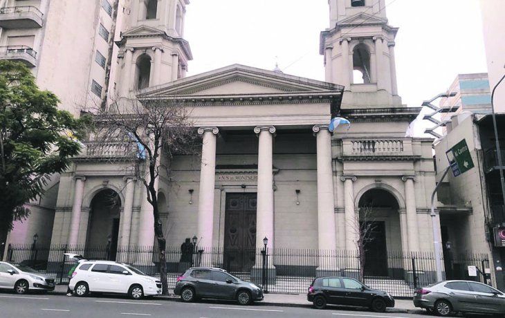 CRISIS. Está ubicada en la avenida Belgrano y es monumento histórico, pero su interior está muy deteriorado por falta de mantenimiento. Lo peor es que hoy no tiene ningún ingreso.