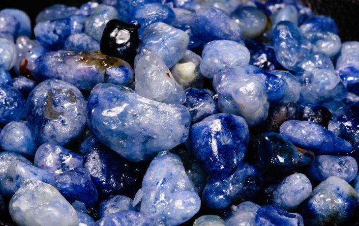 Construían una obra y descubrieron la piedra de zafiro más grande del mundo