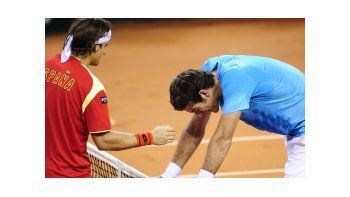 Ferrer y Del Potro, tras terminar el segundo punto de la serie.