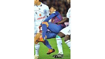 Villa se fracturó la tibia de la pierna izquierda.
