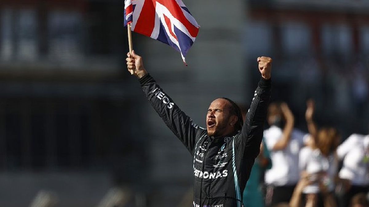 Off-court success: Hamilton, the $ 300 million mark