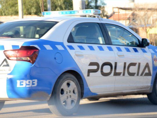 09-07-2017-NEUQUEN-CONFLICTO-CON-LA-POLICIA-BARRIO-SAN-LORENZO-UN-INCENDIO-POR-UNA-GARRAFA-MAURO-PEREZ-DSC_0600.webp