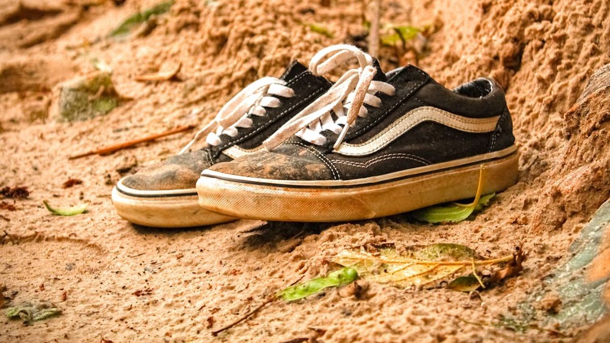 Bye bye stains: remove mud from your clothes with this simple cleaning trick