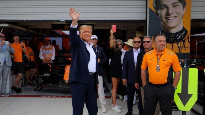 La presencia del ex presidente de los Estados Unidos, Donald Trump, al boxer de McLaren despertó polémicas en las redes sociales e hizo que la escudería británica sacara un comunicado.