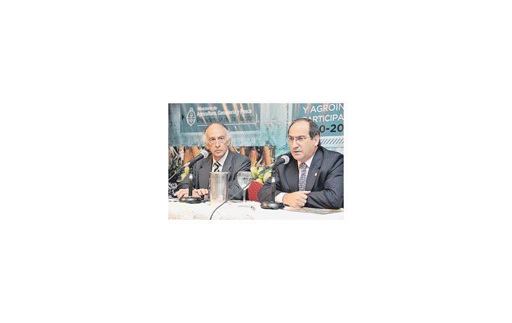 El subsecretario de Agricultura, Lorenzo Basso, agradeció ayer en Parque Norte el aporte de decanos de las universidades agrarias de todo el país al Plan Estratégico Agroalimentario.
